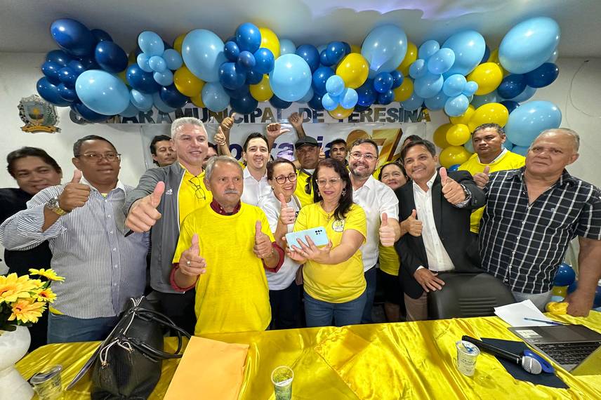 DC homologa a candidatura de 27 vereadores e declara apoio a Fábio Novo