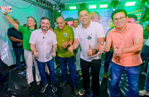 Fábio Novo e Neto do Angelim reúnem mais de 3 mil pessoas na zona Sul de Teresina (Foto: Luan Caio)