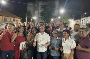 Fábio Novo ouve grupo funcional básico de trabalhadores de Teresina (Foto: Alessandra Fonseca/Conecta Piauí)