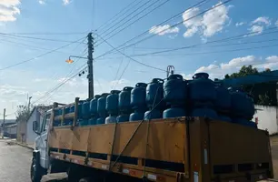 Fiscais apreendem mais de 700 botijões de gás em depósitos clandestinos no Piauí (Foto: Divulgação/MPPI)