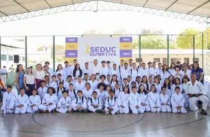 Governo do Estado entrega quimonos e anuncia expansão Seduc Esportiva (Foto: Divulgação/SEDUC)
