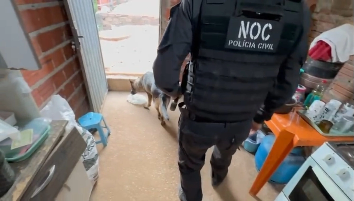 Homem finge ser mudo e é preso com drogas na boca durante operação em Teresina