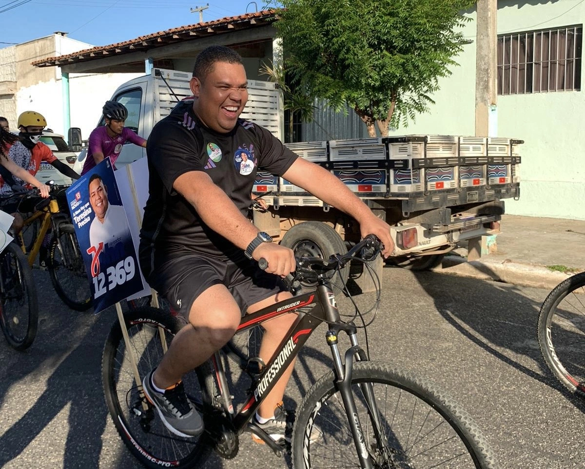 John Wallace participa de Bicicletaço do 13 com Fábio Novo em Teresina