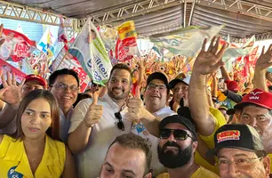 Júnior Ribeiro realiza grande caminhada ao lado de Rafael Fonteles em Água Branca (Foto: Conecta Piauí)