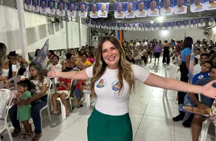 Karla Berger reúne apoiadores na região da Santa Maria da Codipi em Teresina (Foto: Gabriel Bonfim/Conecta Piauí)