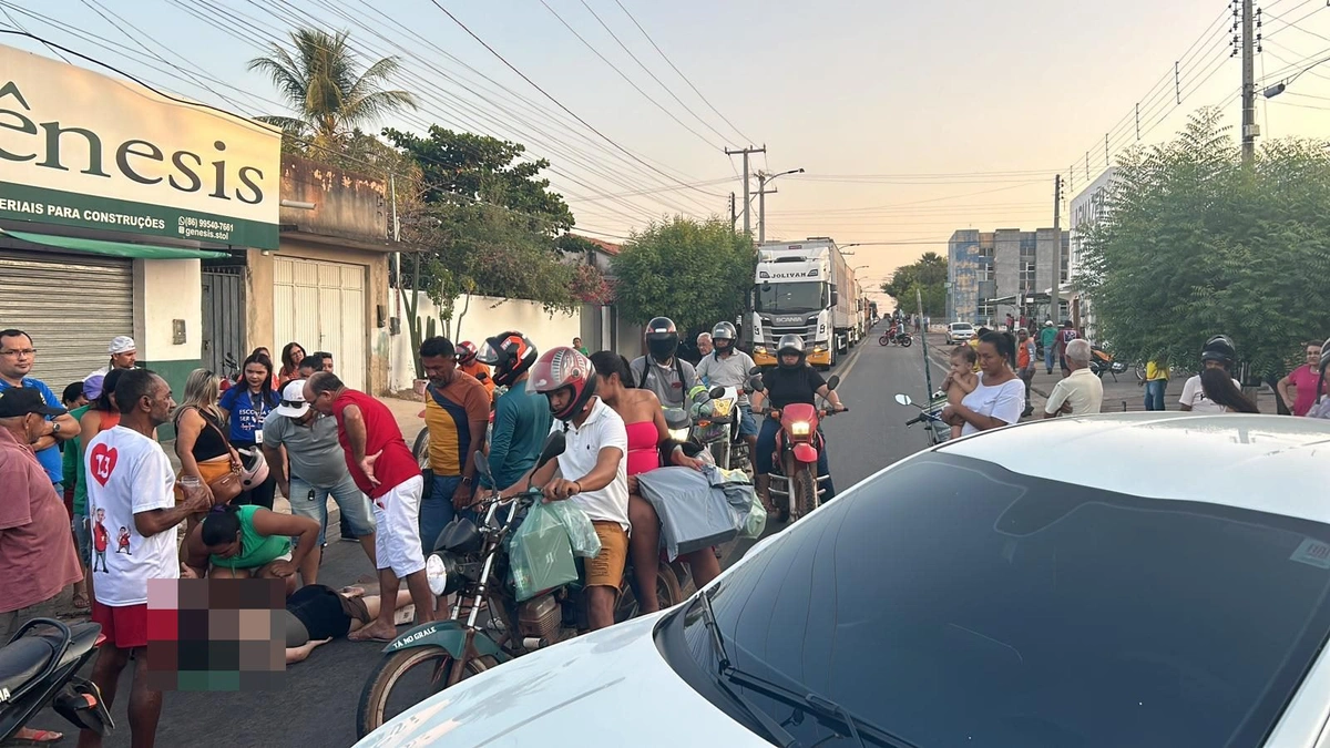 Mulher fica ferida após grave acidente entre carro e moto na BR-343 em Campo Maior