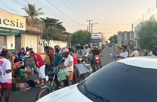 Mulher fica ferida após grave acidente entre carro e moto na BR-343 em Campo Maior (Foto: Pedro Melo/ Conecta Piauí)