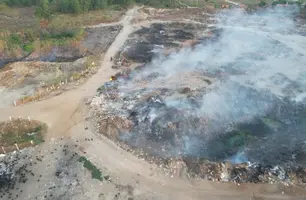 Novo incêndio atinge aterro sanitário de Parnaíba e preocupa moradores da região (Foto: Reprodução)