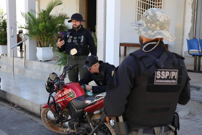 Operação Rastreados