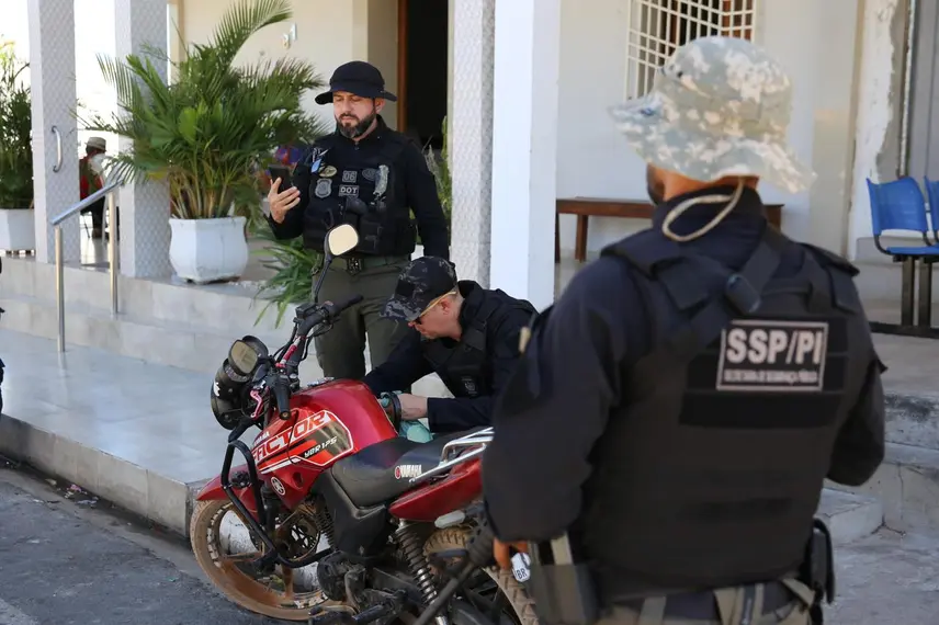 Operação Rastreados