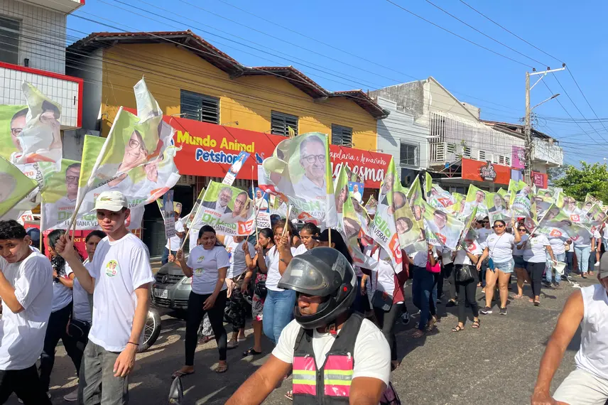 Parnaíba: Dr. Hélio inicia campanha eleitoral com multidão em bandeiraço