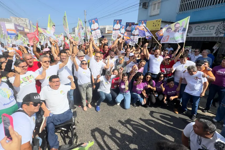 Parnaíba: Dr. Hélio inicia campanha eleitoral com multidão em bandeiraço