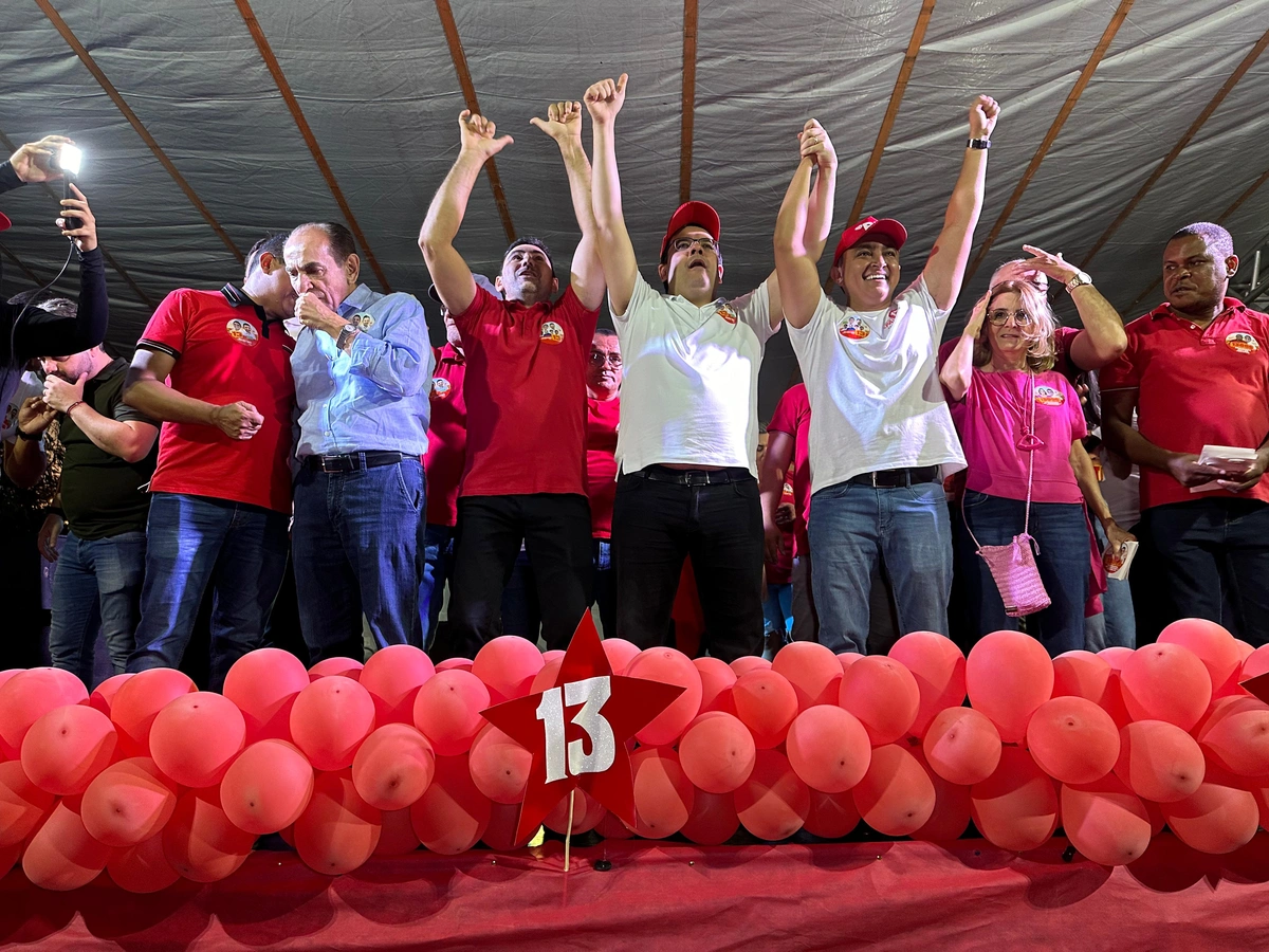 São Francisco do Piauí: governador participa de comício do candidato Dr. Fabiano