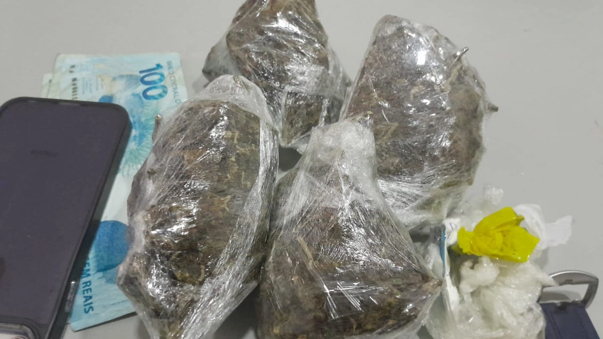 Trio é preso suspeito comercializar drogas em casa na zona Sudeste de Teresina