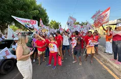 União: candidato Ramiro Saraiva realiza caminhada com a presença do governador