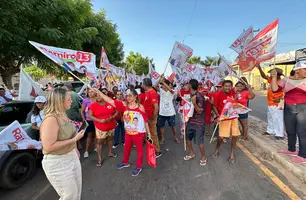 União: Candidato Ramiro Saraiva realiza caminhada com a presença do governador (Foto: Conecta Piauí)