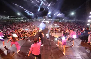 27 mil pessoas no primeiro dia do festival de verão de Parnaíba (Foto: Reprodução)