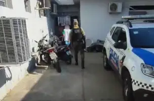 Adolescente de apenas 14 anos é detido após ser flagrado roubando moto em Teresina (Foto: Repórter 12/Conecta Piauí)