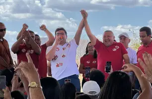 Aldemar Neto realiza ato político junto a Rafael Fonteles em Cajazeiras do Piauí (Foto: James Rodrigues/Conecta Piauí)