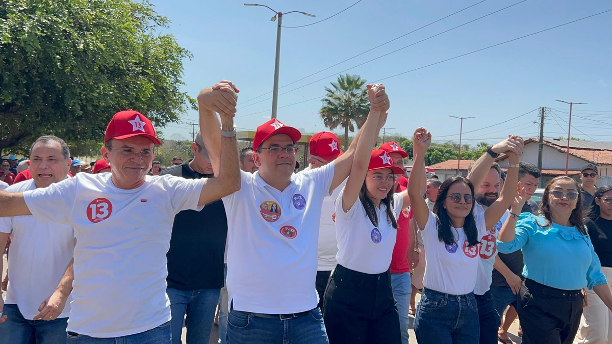 Andressa Leal reúne apoiadores ao lado de Rafael Fonteles em Caraúbas do Piauí