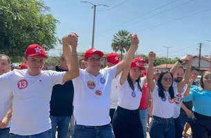 Andressa Leal reúne apoiadores ao lado de Rafael Fonteles em Caraúbas do Piauí (Foto: Conecta Piauí)