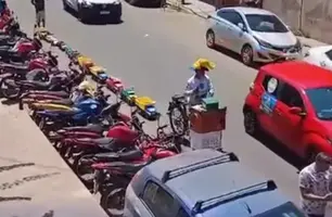 Candidato a vereador viraliza ao fazer carreata com carros de brinquedo em Picos (Foto: Reprodução)