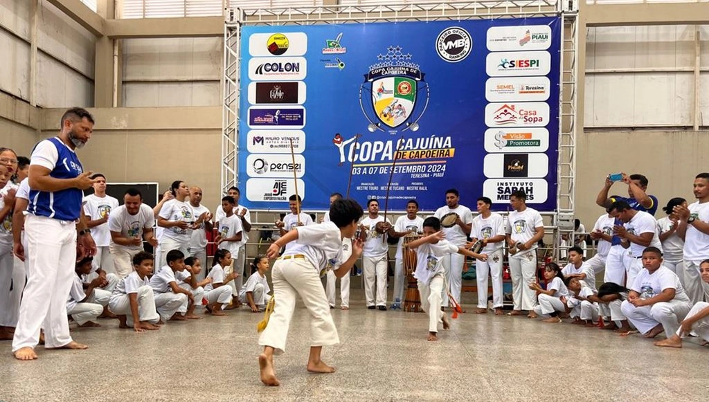 Copa Cajuína de Capoeira realiza interação de centenas de atletas em Teresina