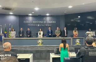 Delegados Luccy Keiko e Charles Pessoa recebem título de Cidadania Teresinense (Foto: Gabriel Prado/Conecta Piauí)