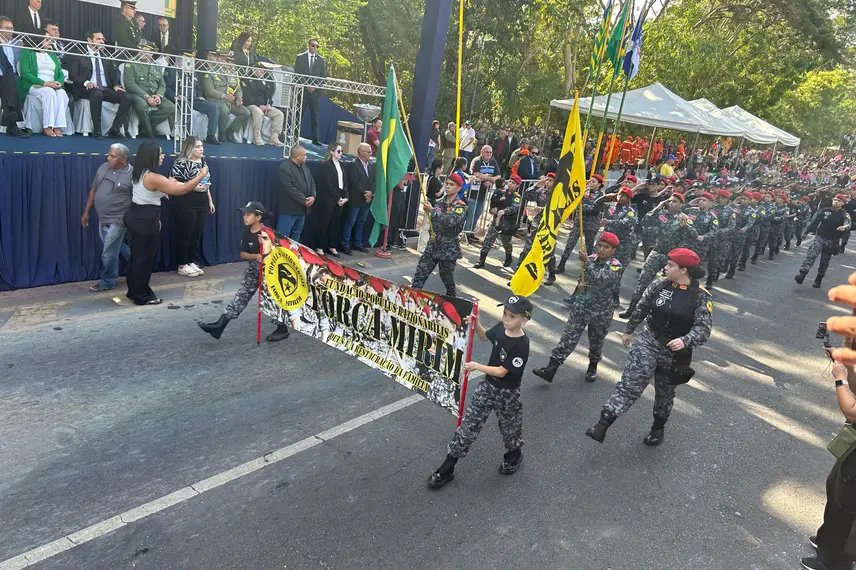 Desfile de 7 de Setembro reúne autoridades e grande público em Teresina