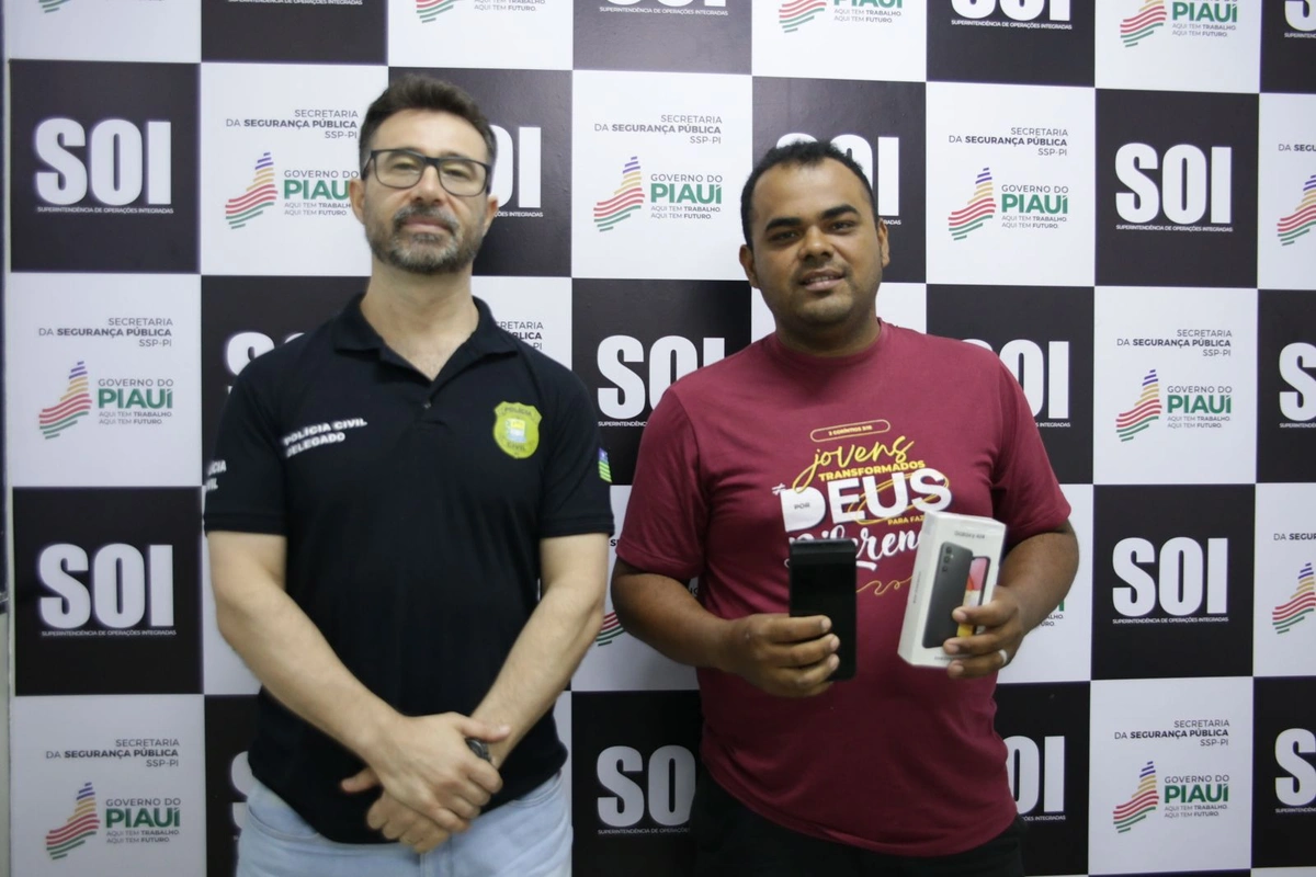 Diego Lima de Freitas teve seu celular recuperado