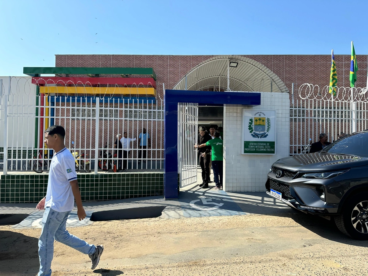 Entrega da modernização e ampliação de escolas na zona Norte de Teresina