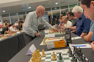 Enxadrista Mequinho participa de 20 partidas simultâneas em Teresina (Foto: Joseph Silva/Conecta Piauí)