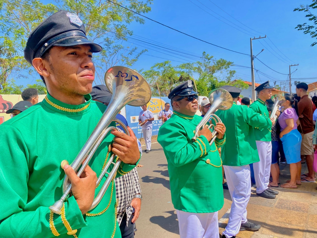 Esperantina celebra o 7 de setembro com desfile cívico e grande participação popular