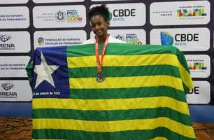 Estudante piauiense garante prata no karatê durante os Jogos Escolares em Recife (Foto: Reprodução)