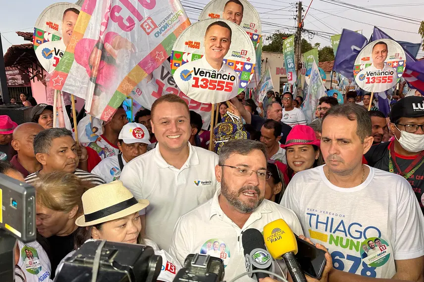 Fábio Novo em caminhada no bairro São João