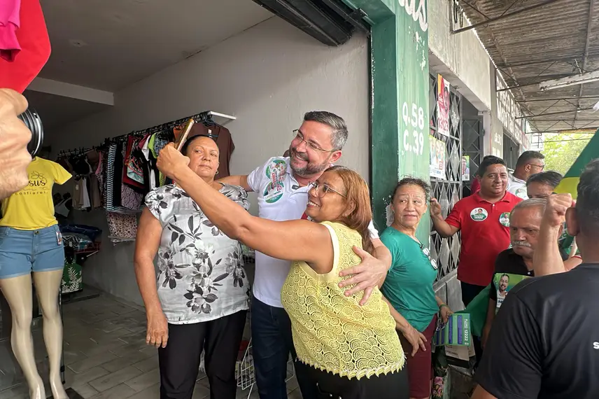 Fábio Novo reafirma compromisso com a zona Sudeste de Teresina em caminhada