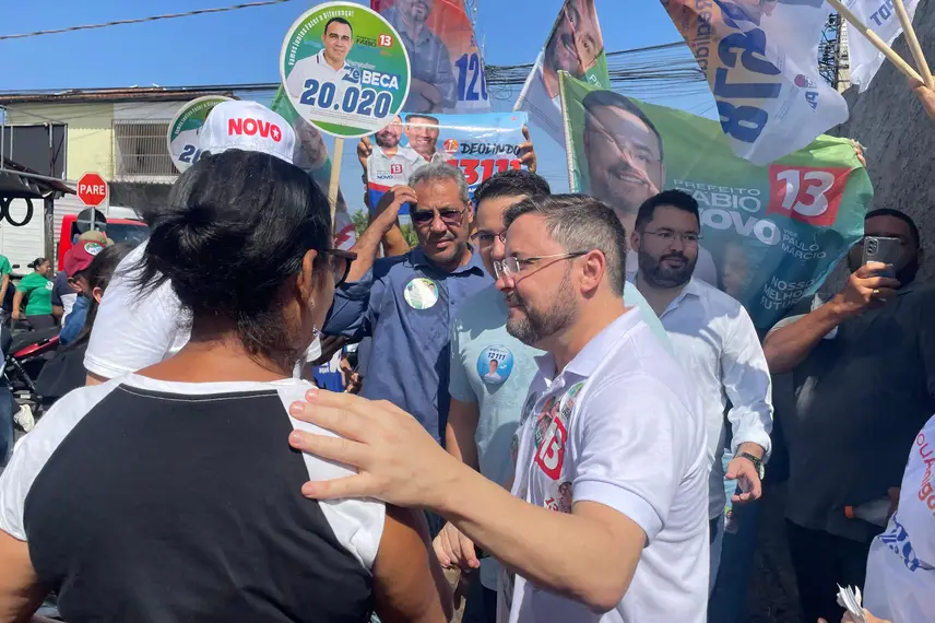 Fábio Novo realiza caminhada com muitos apoiadores na zona Leste de Teresina