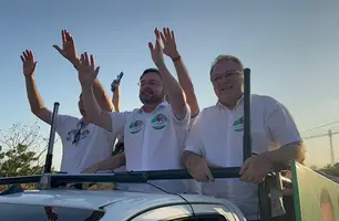 Fábio Novo realiza caminhada na zona Sul de Teresina (Foto: Conecta Piauí)