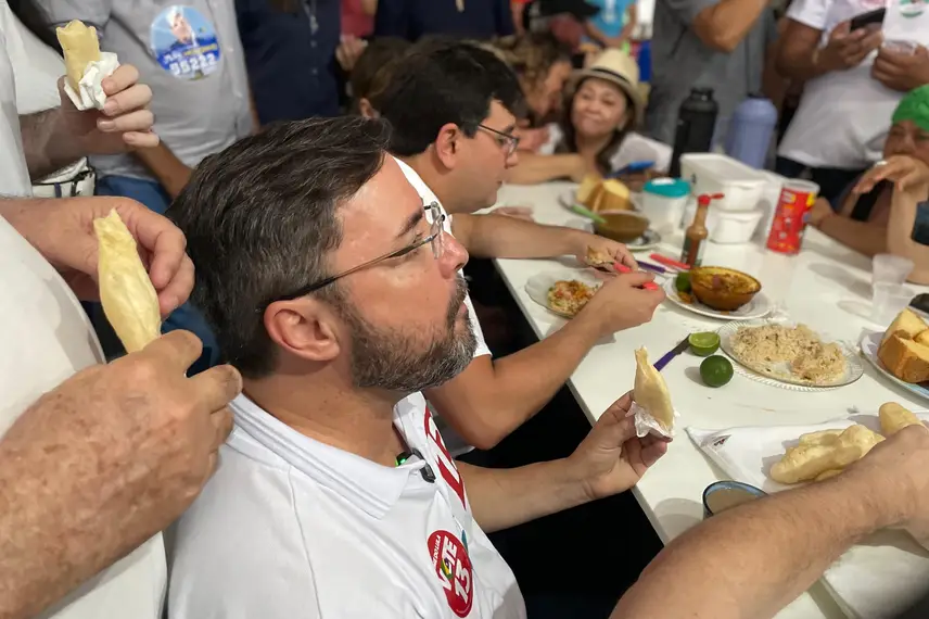 Fábio Novo visita Mercado do Mafuá ao lado de Rafael Fonteles