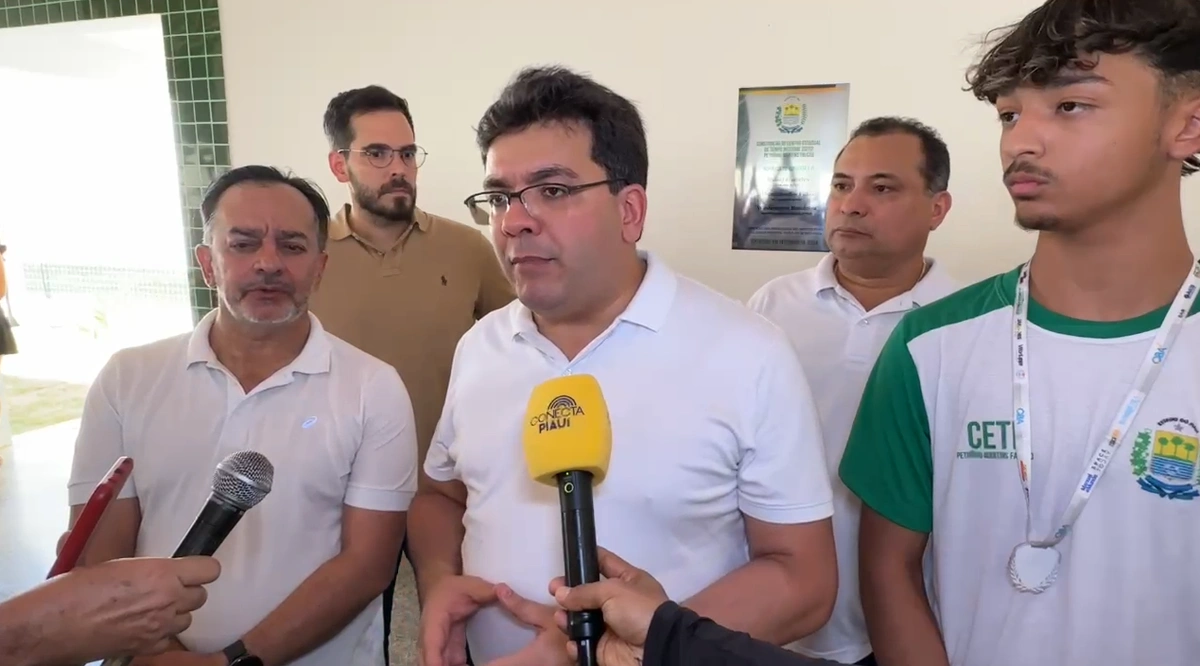 Governador entrega reforma e modernização de escola em Alvorada do Gurguéia