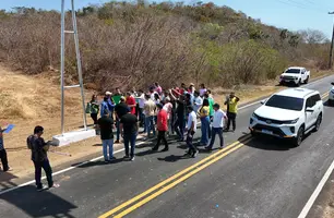 Governador inaugura pavimentação da rodovia PI-305 que liga Caraúbas a Caxingó (Foto: Conecta Piauí)