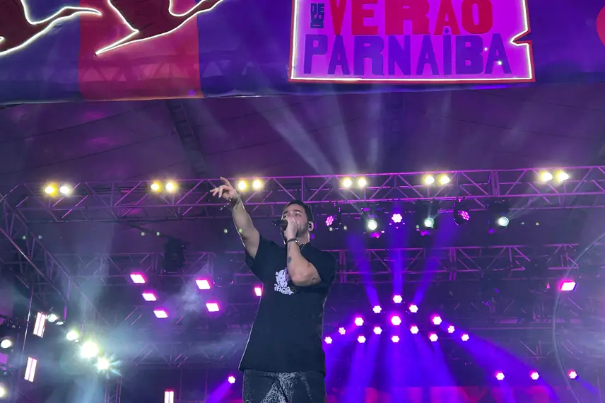 Henry Freitas anima mais de 40 mil fãs no 3º dia de Festival de Verão em Parnaíba Henry Freitas anima mais de 40 mil fãs no 3º dia de Festival de Verão em Parnaíba