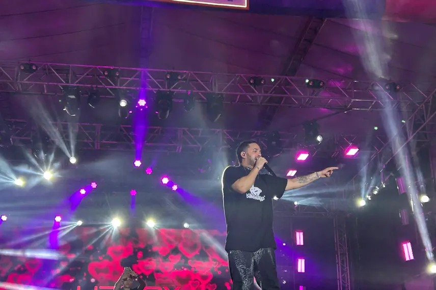 Henry Freitas anima mais de 40 mil fãs no 3º dia de Festival de Verão em Parnaíba