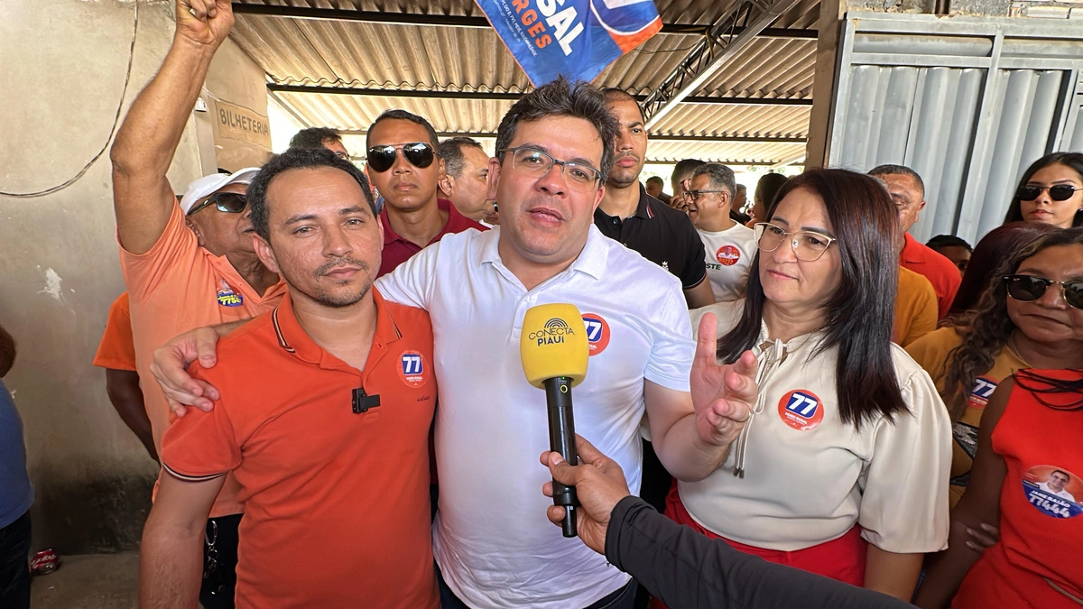 Hugo Rosal realiza comício em Palmeira do Piauí com presença do governador