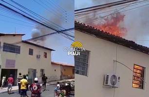 Incêndio atinge salão de beleza na zona Sul de Teresina; bombeiros foram acionados (Foto: Reprodução)