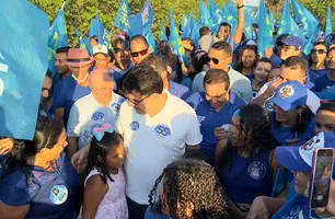 Jairo Leitão realiza grande caminhada ao lado de Rafael Fonteles em Campo Largo-PI (Foto: Conecta Piauí)