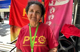 Lourdes Melo cumpre agenda em Teresina com 'Rádio Calçada' na Praça Rio Branco (Foto: James Rodrigues/Conecta Piauí)