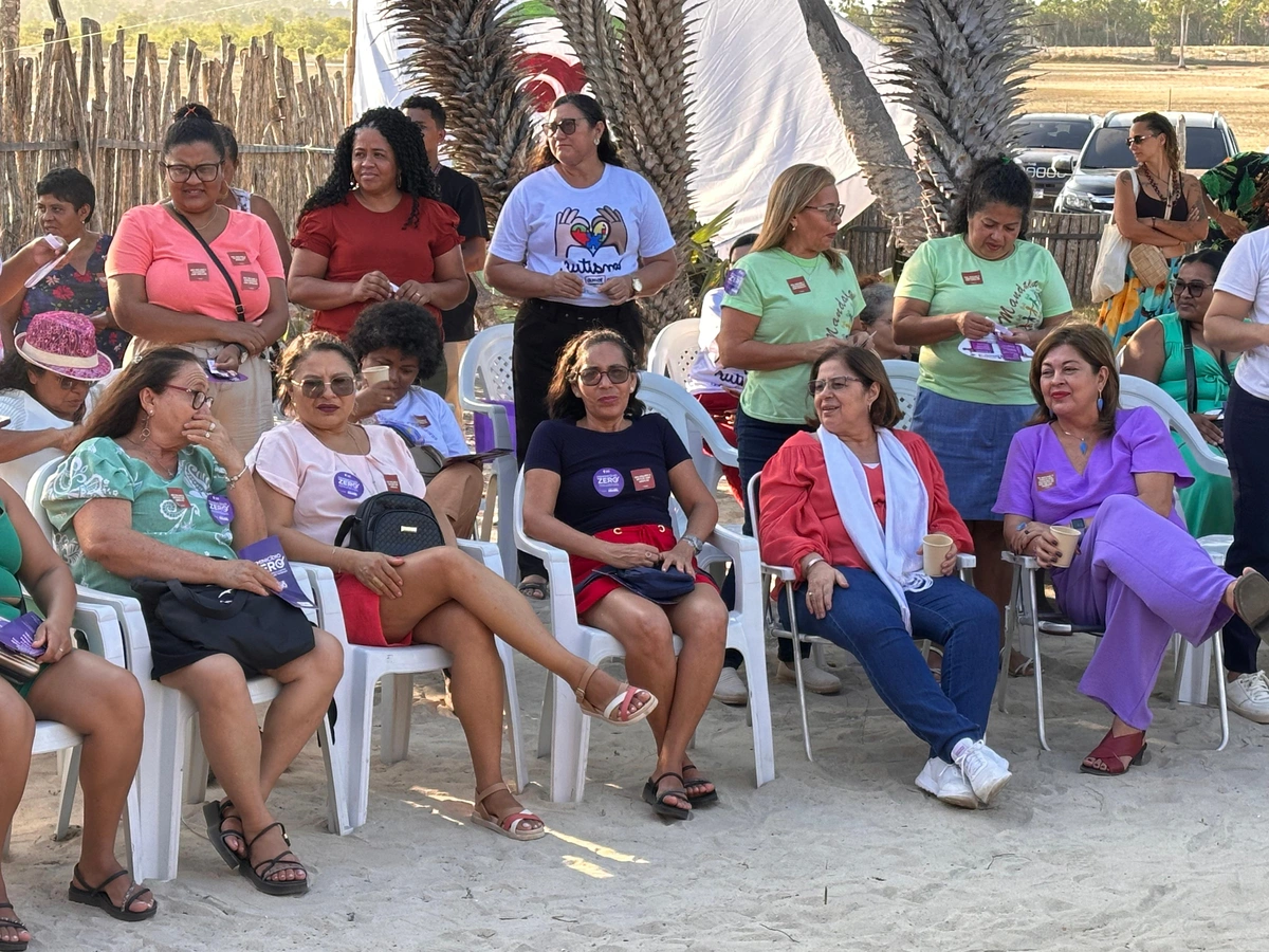 Ministra Cida Gonçalves visita terreno da Casa da Mulher Brasileira em Parnaíba