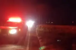 Motociclista passa mal, perde controle e bate em carro na zona Sul de Teresina (Foto: Divulgação/PRF)