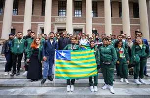 Nos EUA, intercambistas piauienses participam de tour pela Universidade de Harvard e assistem jogo de baseball (Foto: Divulgação)